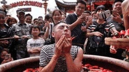 比赛吃辣椒视频,谁将笑到最后？